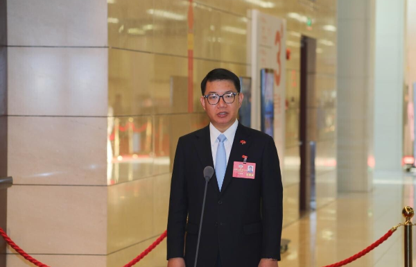 省政協委員、香港高等法院大律師、內地執業律師吳英鵬：促進港澳律師融入國家發展大局